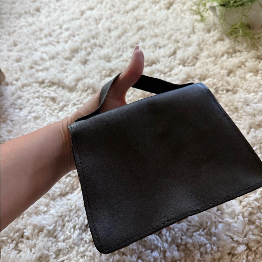 Chic Black Mini Bag with Gold Accent - Picture 3 of 7